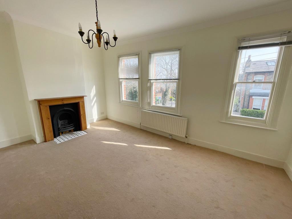 Lot: 155 - FREEHOLD TERRACE HOUSE FOR IMPROVEMENT - 